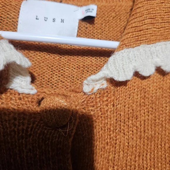 Lush Size Large EUC Orange Cardigan with White Accents PTP 22 Length 19 - Picture 4 of 6